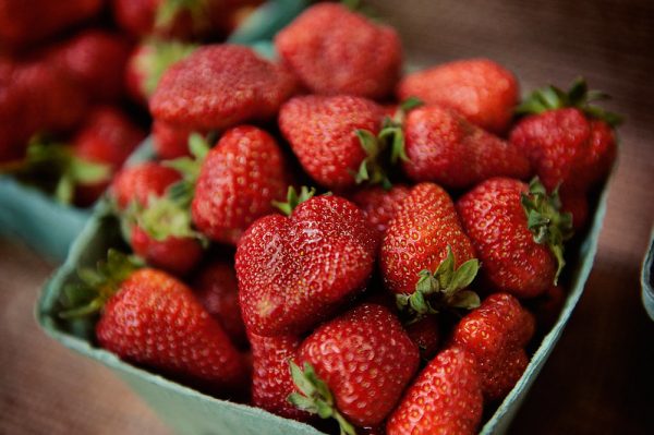 strawberries strawberry pyo food fruit market