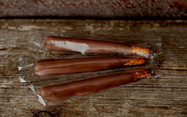 Linvilla Milk Chocolate Pretzel Rods 2 Product